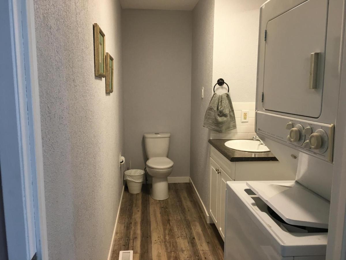 Вилла Easy Access Full Duplex - Sleeps 12 Летбридж Экстерьер фото